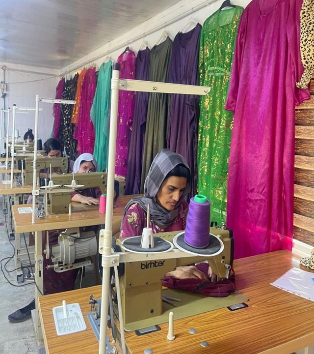 THE SEWING COURSE
